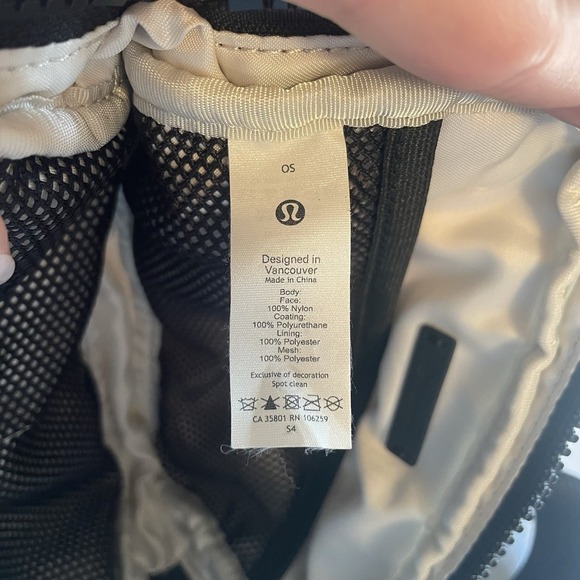 Lululemon Everywhere Offwhite White Nylon Black Belt Fanny Pack Bag Purse - Picture 8 of 12